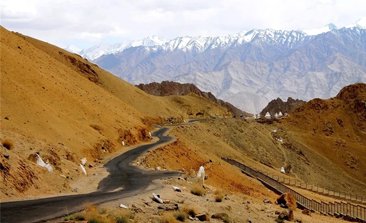 delhi to leh ladakh, places to visit in leh ladakh, ladakh tour package from delhi, ladakh tour packages