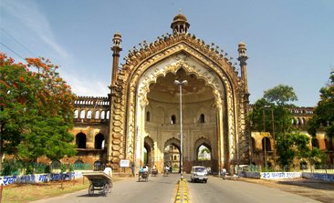 rumi darwaza at lucknow, Lucknow tour, places to visit in lucknow, places to visit near lucknow, lucknow tour package, tourist places in lucknow
