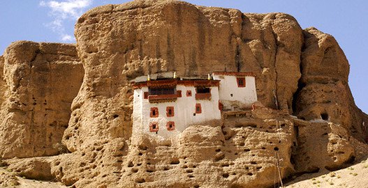 kargil sightseeing, ladakh tourist spot, ladakh tourist attractions, Suru Valley, Phuktal Monastery, zanskar valley trek, trekking in ladakh and zanskar, kargil tour packages